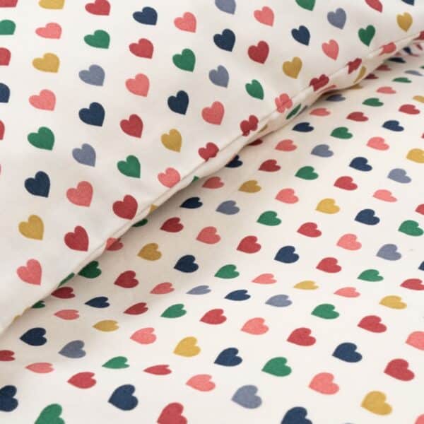 konges-slojd-adult-bedding-coeur-colore-detail